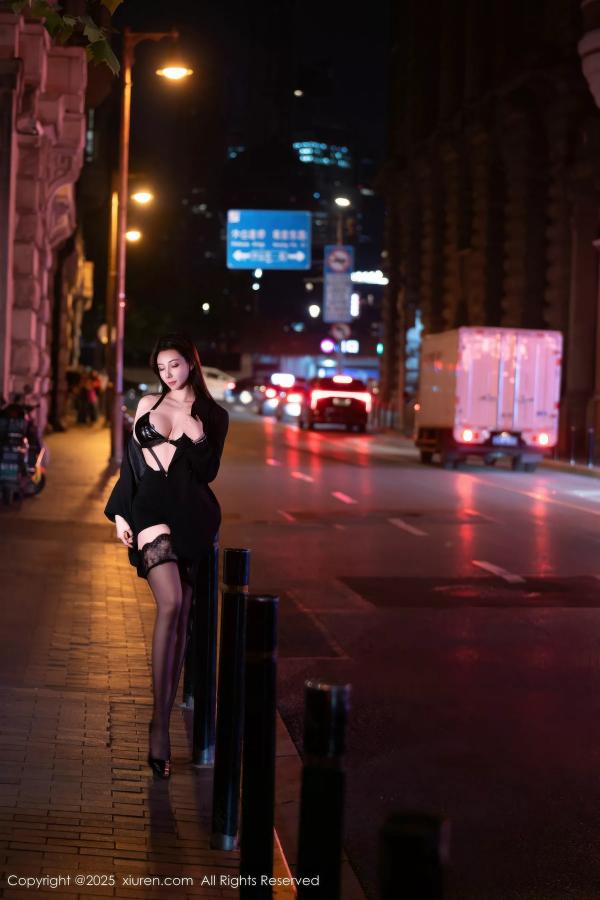 闫雪松 松果儿 [XiuRen]高清写真图 2025.10.23 No.10899 果儿Victoria第9张图片