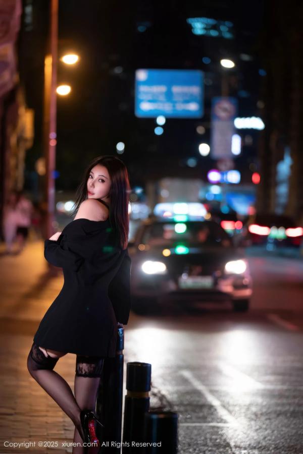 闫雪松 松果儿 [XiuRen]高清写真图 2025.10.23 No.10899 果儿Victoria第11张图片