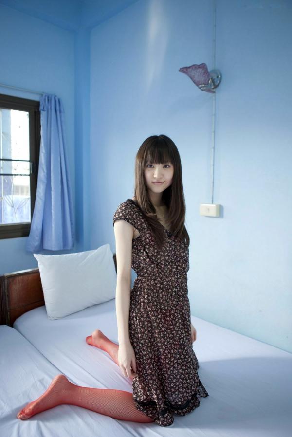 船岡咲 船冈咲  船冈咲写真集：清纯校服与湿身泳池，演绎毕业季的梦幻少女清新诱惑，纯欲气质，甜美治愈，Angel Kiss系列原版珍藏第36张图片