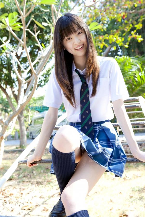 船岡咲 船冈咲  船冈咲写真集：清纯校服与湿身泳池，演绎毕业季的梦幻少女清新诱惑，纯欲气质，甜美治愈，Angel Kiss系列原版珍藏第50张图片