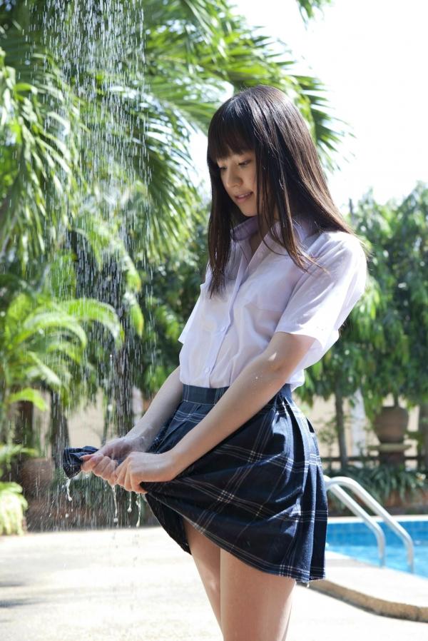 船岡咲 船冈咲  船冈咲写真集：清纯校服与湿身泳池，演绎毕业季的梦幻少女清新诱惑，纯欲气质，甜美治愈，Angel Kiss系列原版珍藏第60张图片