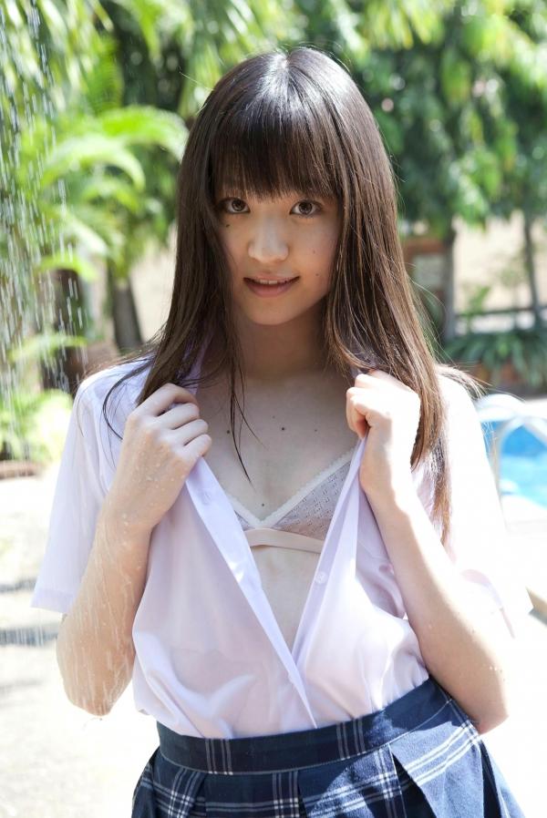 船岡咲 船冈咲  船冈咲写真集：清纯校服与湿身泳池，演绎毕业季的梦幻少女清新诱惑，纯欲气质，甜美治愈，Angel Kiss系列原版珍藏第62张图片