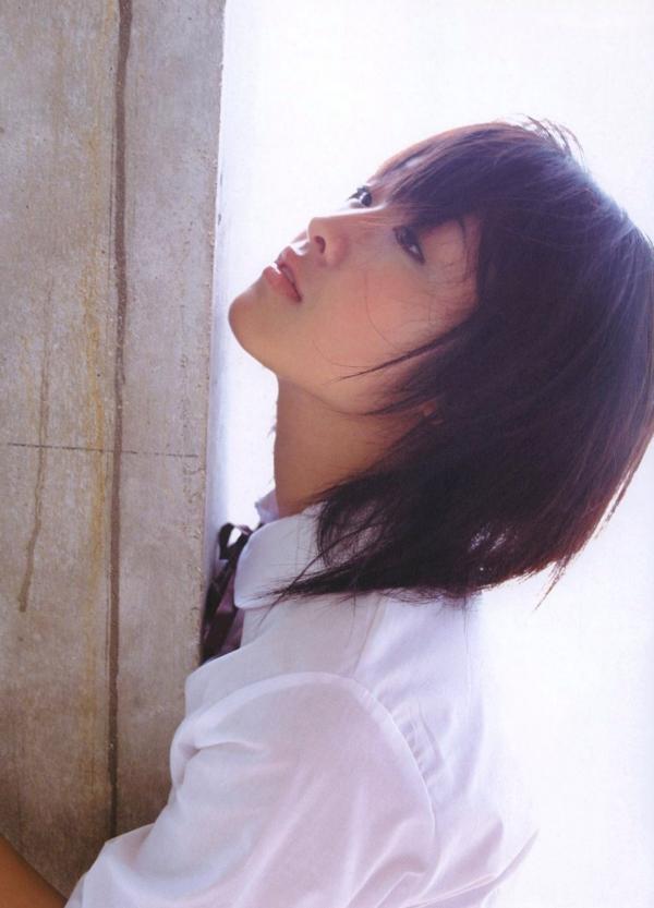 島本里沙 岛本里沙  岛本里沙写真集《オトナのカラダ》：海滩泳装与清纯校服诱惑，童颜巨乳私房精选 [83P]第39张图片