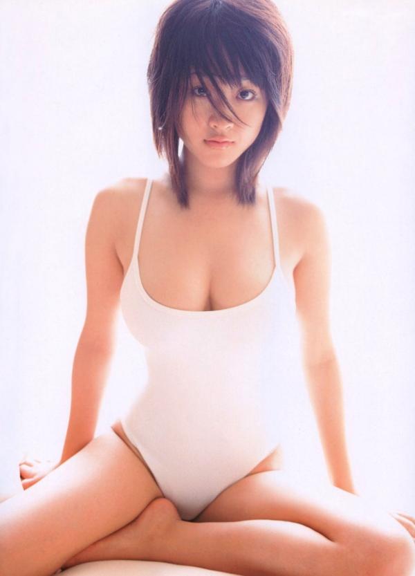 島本里沙 岛本里沙  岛本里沙写真集《オトナのカラダ》：海滩泳装与清纯校服诱惑，童颜巨乳私房精选 [83P]第56张图片