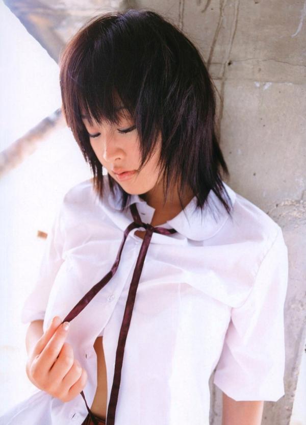 島本里沙 岛本里沙  岛本里沙写真集《オトナのカラダ》：海滩泳装与清纯校服诱惑，童颜巨乳私房精选 [83P]第67张图片