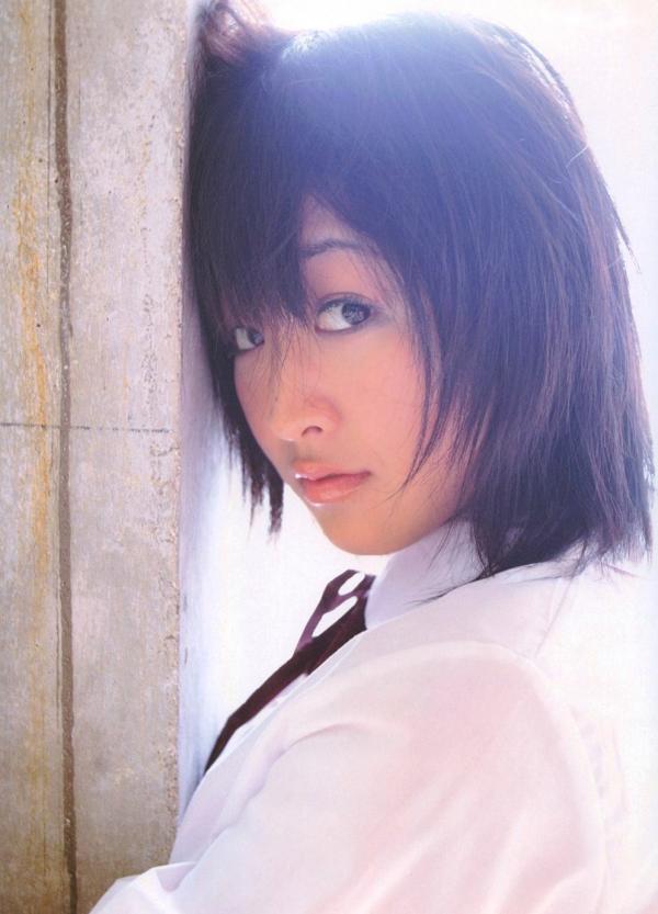 島本里沙 岛本里沙  岛本里沙写真集《オトナのカラダ》：海滩泳装与清纯校服诱惑，童颜巨乳私房精选 [83P]第83张图片