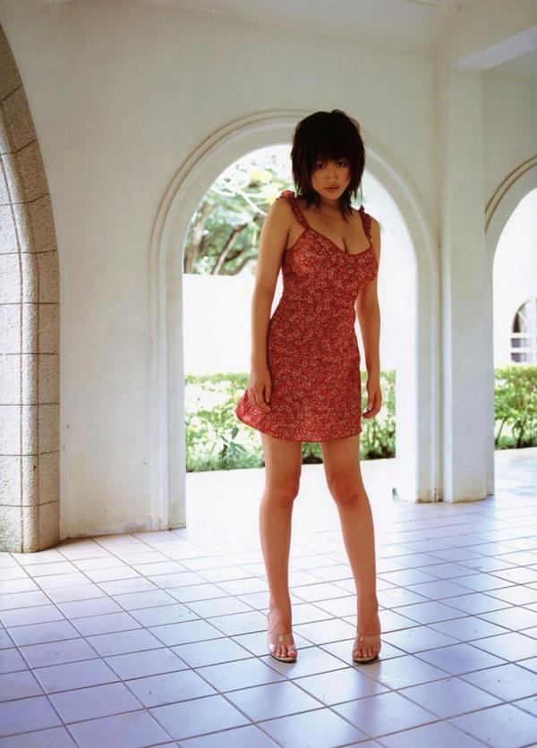 島本里沙 岛本里沙  島本里沙《Richa》高清写真集 - 泳池戏水与甜美比基尼家居装辑第11张图片