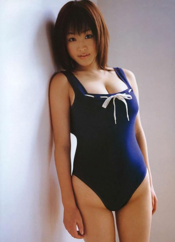 島本里沙 岛本里沙  島本里沙《Richa》高清写真集 - 泳池戏水与甜美比基尼家居装辑第21张图片