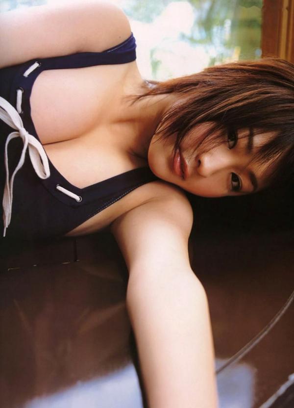 島本里沙 岛本里沙  島本里沙《Richa》高清写真集 - 泳池戏水与甜美比基尼家居装辑第22张图片