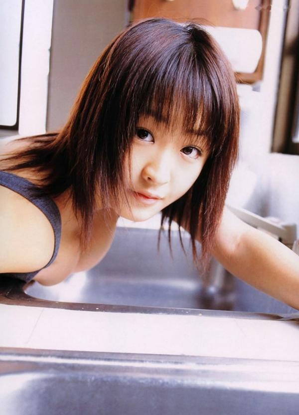 島本里沙 岛本里沙  島本里沙《Richa》高清写真集 - 泳池戏水与甜美比基尼家居装辑第63张图片