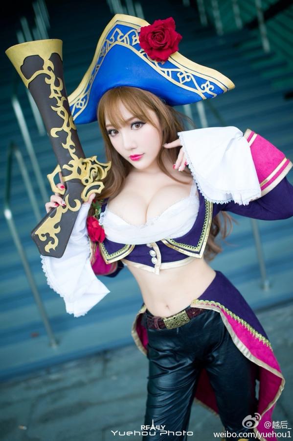 王蕙心 小訫 小訫(王蕙心) 爆乳Cosplay写真图第28张图片