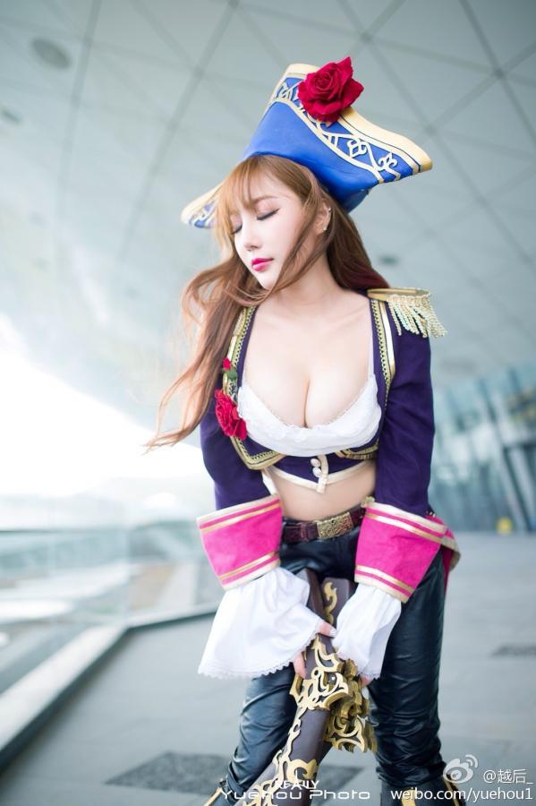 王蕙心 小訫 小訫(王蕙心) 爆乳Cosplay写真图第34张图片