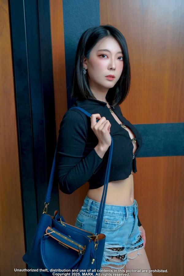 戴唯 戴小唯  [MARK] Mona - X Audition：极品模特私房性感大尺度床照，极致诱惑写真 [84P]第3张图片