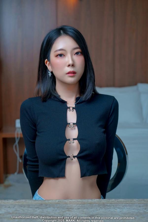 戴唯 戴小唯  [MARK] Mona - X Audition：极品模特私房性感大尺度床照，极致诱惑写真 [84P]第7张图片