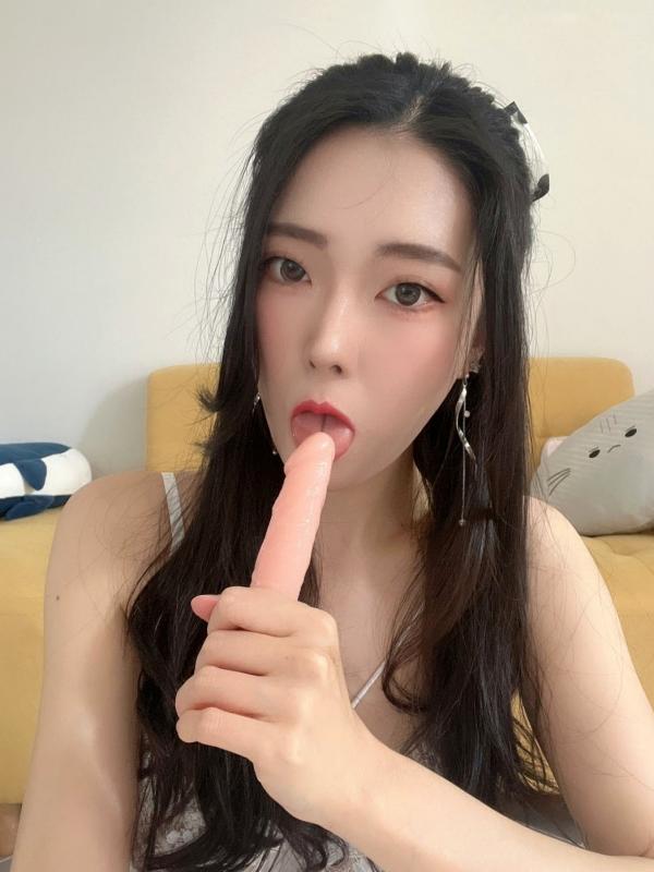 戴唯 戴小唯  韩国美女莫娜Mona极致私密居家大尺度自拍写真-深度互动现场-无圣光第8张图片