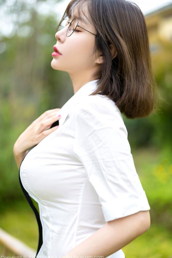 王语纯 王雨纯  YouMi尤蜜荟717期：王雨纯成都旅拍，经典白衬衫配黑丝诱惑，制服私房写真，尽显曼妙身姿，高清御姐风范第10张图片