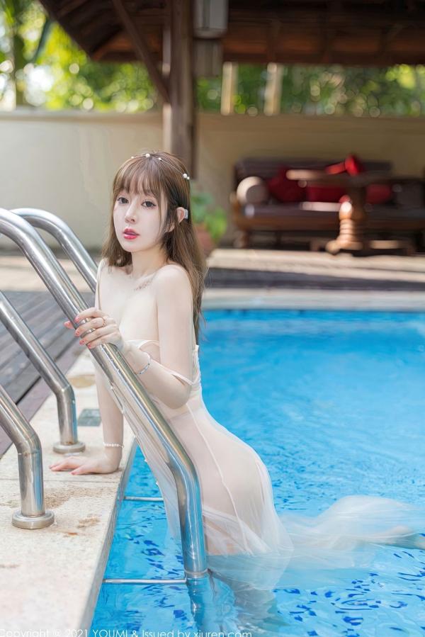 王语纯 王雨纯  YouMi尤蜜荟-672-王雨纯-西双版纳泳池旅拍-薄透纱裙丝袜性感女神高清写真第22张图片