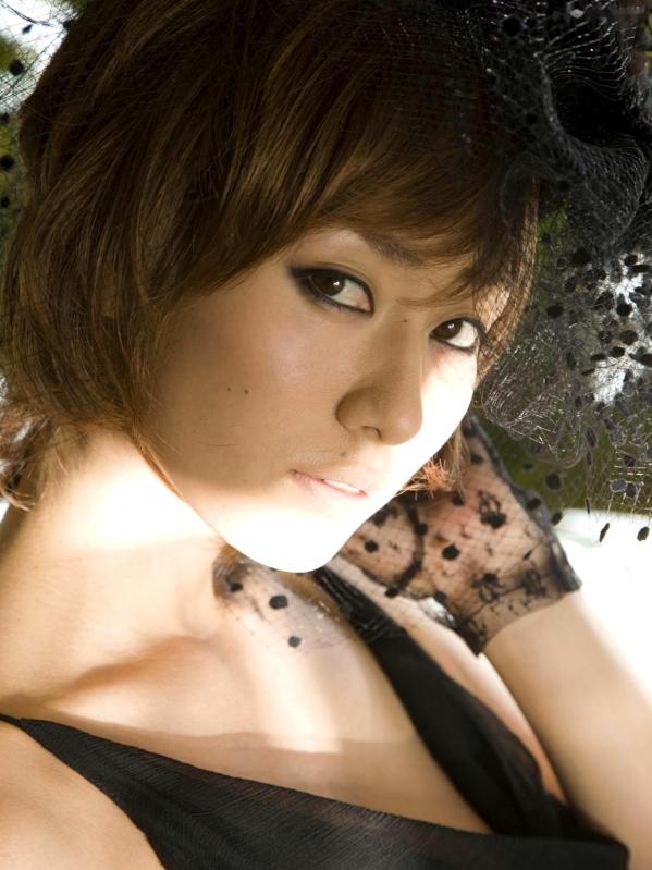 藤田咲 谷桃子  谷桃子《Peach shock2》Sabra精选写真，比基尼与和服风情，冷艳御姐极致曲线诱惑第27张图片