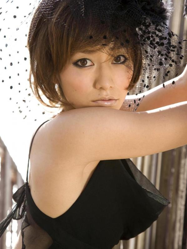 藤田咲 谷桃子  谷桃子《Peach shock2》Sabra精选写真，比基尼与和服风情，冷艳御姐极致曲线诱惑第36张图片
