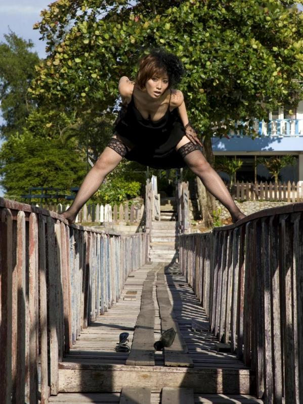 藤田咲 谷桃子  谷桃子《Peach shock2》Sabra精选写真，比基尼与和服风情，冷艳御姐极致曲线诱惑第37张图片