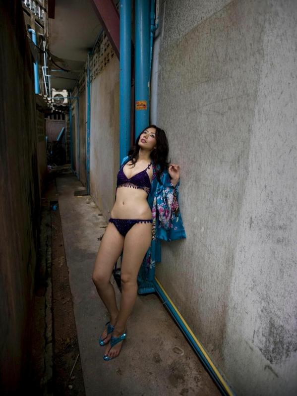 藤田咲 谷桃子  谷桃子《Peach shock2》Sabra精选写真，比基尼与和服风情，冷艳御姐极致曲线诱惑第47张图片