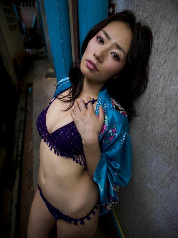 藤田咲 谷桃子  谷桃子《Peach shock2》Sabra精选写真，比基尼与和服风情，冷艳御姐极致曲线诱惑第50张图片