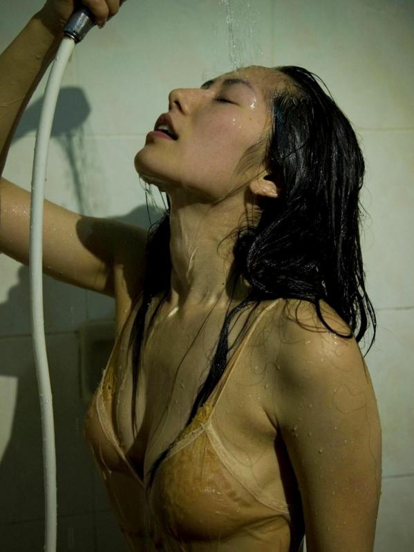 藤田咲 谷桃子  谷桃子《Peach shock2》Sabra精选写真，比基尼与和服风情，冷艳御姐极致曲线诱惑第89张图片