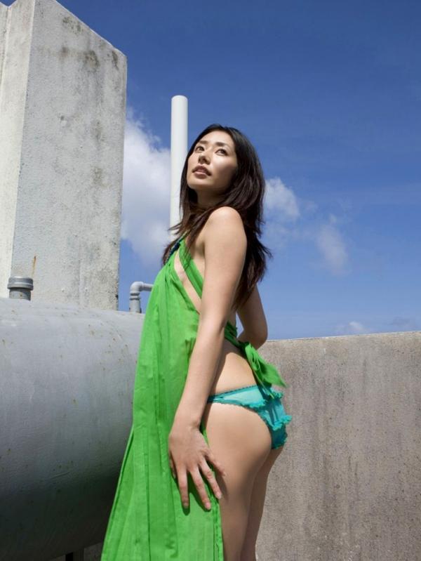 藤田咲 谷桃子  Sabra_谷桃子《Betty Blue》精选写真集 [80P] - 户外清凉比基尼、极致诱惑、无圣光大尺度第30张图片