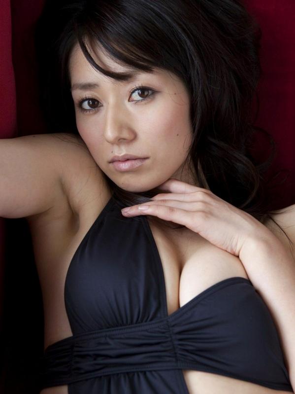 藤田咲 谷桃子  Sabra 谷桃子《桃子日和》精选写真集 比基尼私房室内清新大尺度套图第16张图片