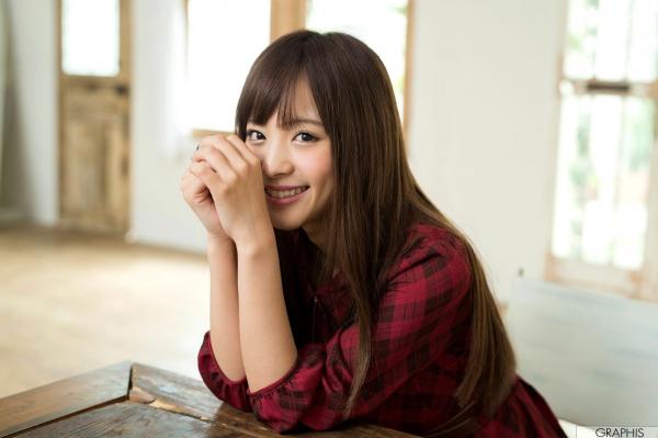 桃乃木かな 桃乃木香奈  Graphis_桃乃木かな『Dazzling fruit』写真集，治愈系甜美女神清新居家与户外私房摄影第1张图片