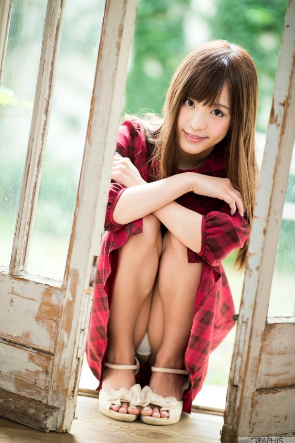 桃乃木かな 桃乃木香奈  Graphis_桃乃木かな『Dazzling fruit』写真集，治愈系甜美女神清新居家与户外私房摄影第3张图片