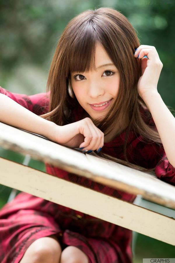 桃乃木かな 桃乃木香奈  Graphis_桃乃木かな『Dazzling fruit』写真集，治愈系甜美女神清新居家与户外私房摄影第4张图片