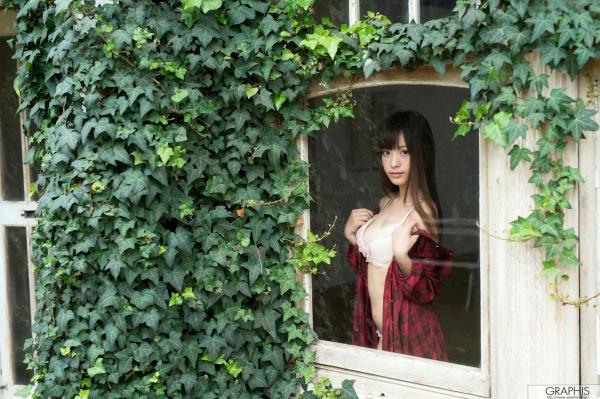桃乃木かな 桃乃木香奈  Graphis_桃乃木かな『Dazzling fruit』写真集，治愈系甜美女神清新居家与户外私房摄影第8张图片