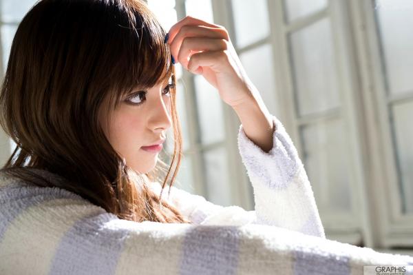 桃乃木かな 桃乃木香奈  Graphis_桃乃木かな『Dazzling fruit』写真集，治愈系甜美女神清新居家与户外私房摄影第22张图片