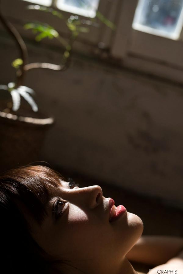 桃乃木かな 桃乃木香奈  Graphis_桃乃木かな『Dazzling fruit』写真集，治愈系甜美女神清新居家与户外私房摄影第55张图片