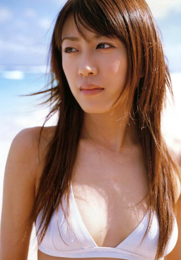 里田まい 里田舞  里田舞《My Life》高清写真集，户外清纯比基尼与唯美光影私房照，展现极致动人魅力系列第6张图片