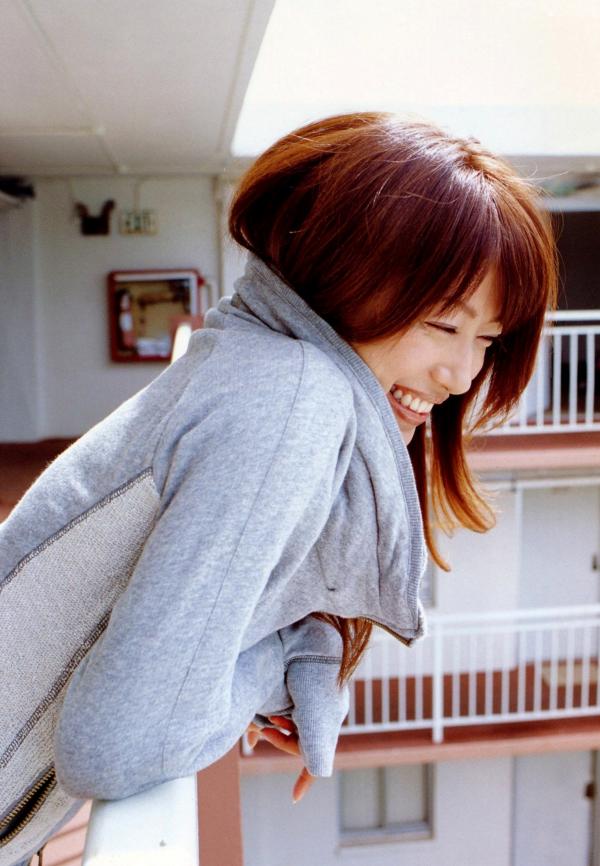 里田まい 里田舞  里田舞《My Life》高清写真集，户外清纯比基尼与唯美光影私房照，展现极致动人魅力系列第9张图片
