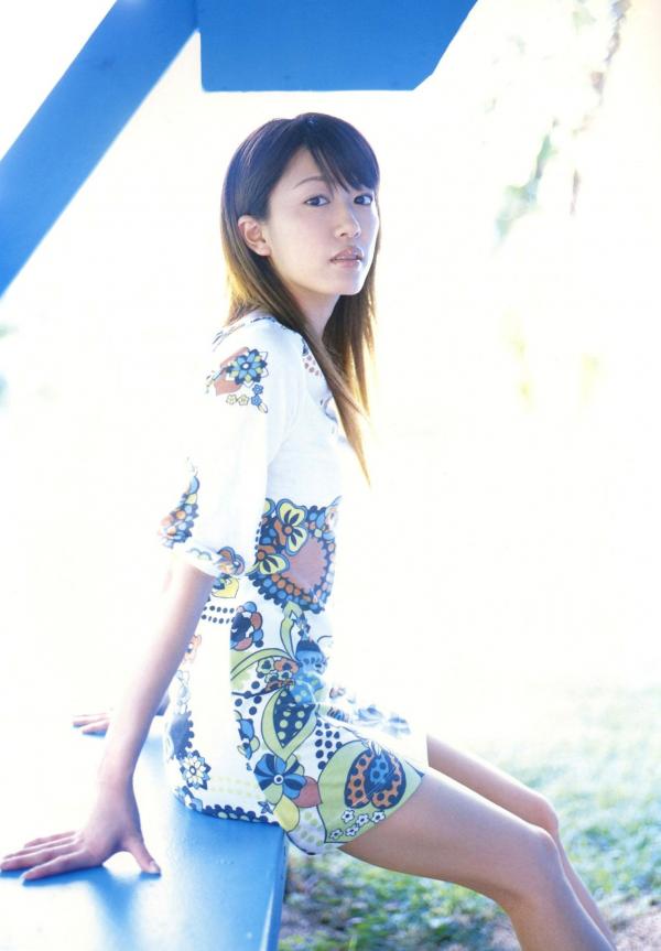 里田まい 里田舞  里田舞《My Life》高清写真集，户外清纯比基尼与唯美光影私房照，展现极致动人魅力系列第20张图片