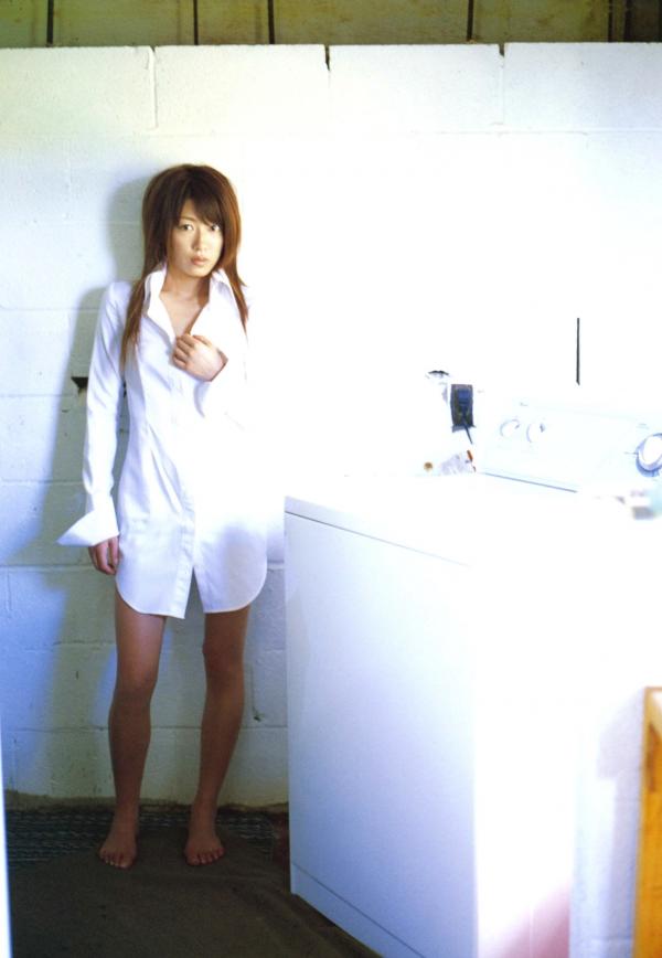 里田まい 里田舞  里田舞《My Life》高清写真集，户外清纯比基尼与唯美光影私房照，展现极致动人魅力系列第41张图片