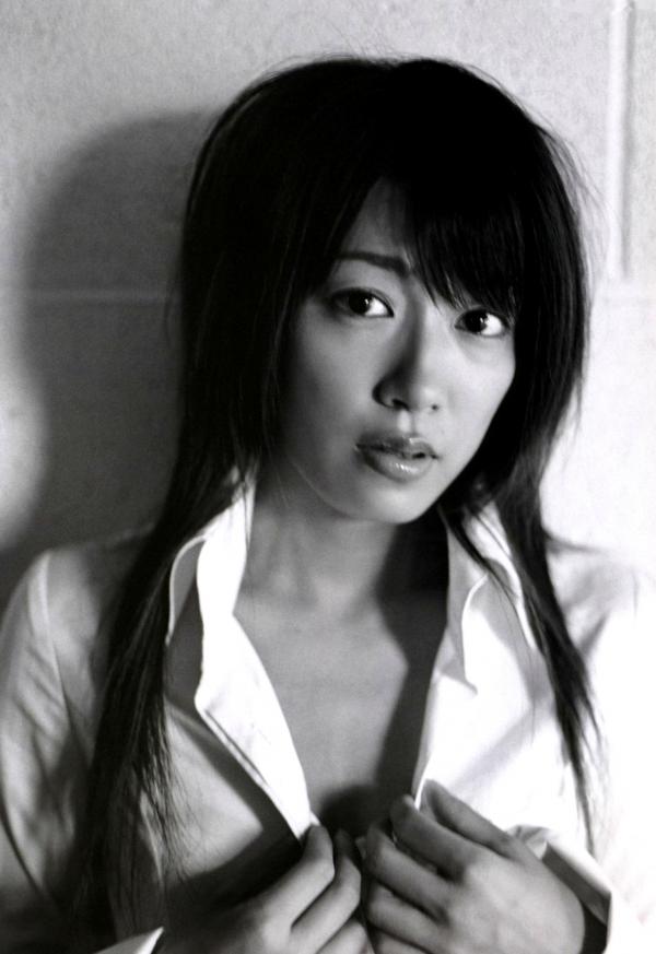 里田まい 里田舞  里田舞《My Life》高清写真集，户外清纯比基尼与唯美光影私房照，展现极致动人魅力系列第44张图片