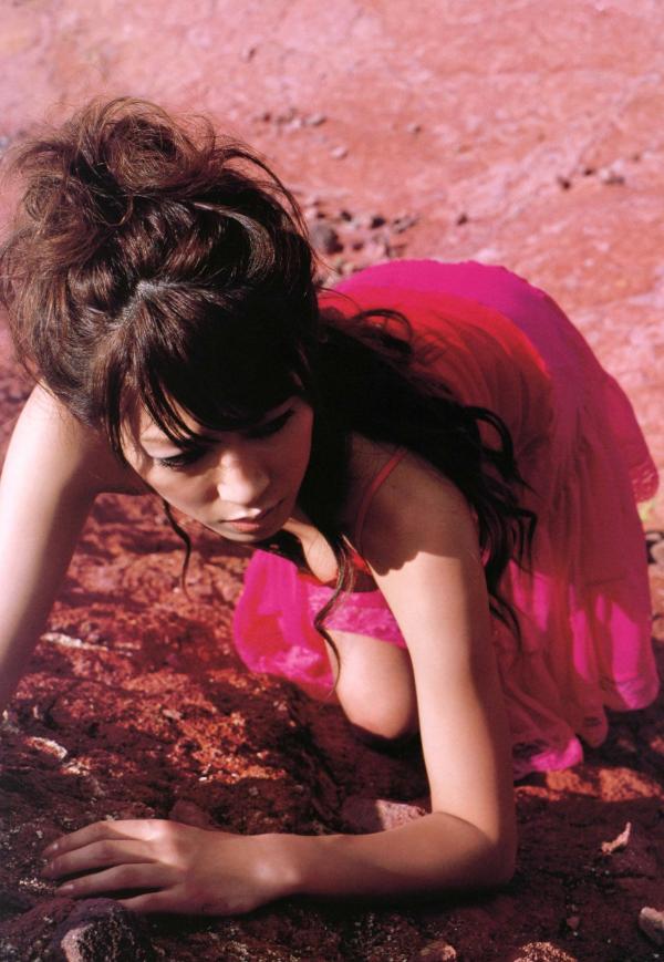 里田まい 里田舞  里田舞《My Life》高清写真集，户外清纯比基尼与唯美光影私房照，展现极致动人魅力系列第58张图片