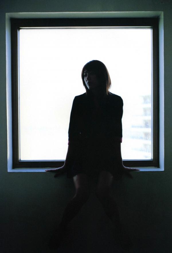 里田まい 里田舞  里田舞《My Life》高清写真集，户外清纯比基尼与唯美光影私房照，展现极致动人魅力系列第62张图片