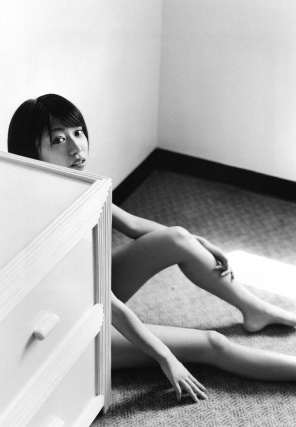 里田まい 里田舞  里田舞《My Life》高清写真集，户外清纯比基尼与唯美光影私房照，展现极致动人魅力系列第64张图片