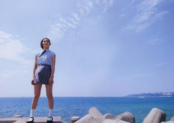 佐々木莉佳子 佐佐木莉佳子  PB写真集_佐々木莉佳子/佐佐木莉佳子《RIKAKO》清纯少女时尚写真、户外马场与家居生活记录[115P]第11张图片