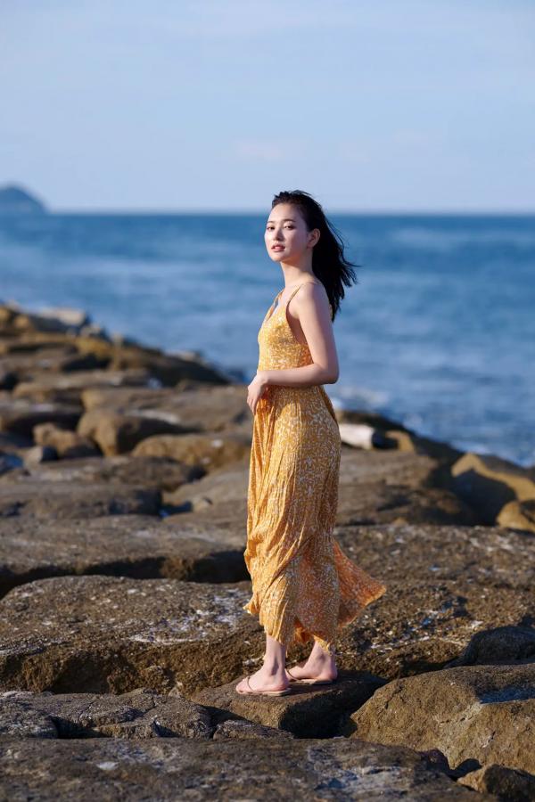 兒玉遥 儿玉遥  兒玉遥 - 太陽のkiss：泳池比基尼与室内私房写真，极致性感诱惑女神第47张图片