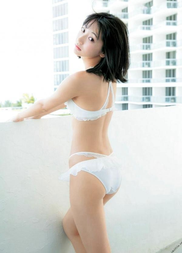 武田玲奈   武田玲奈2nd写真集「rena」高清套图：清纯少女泳装泳池私房与纽约街拍第33张图片
