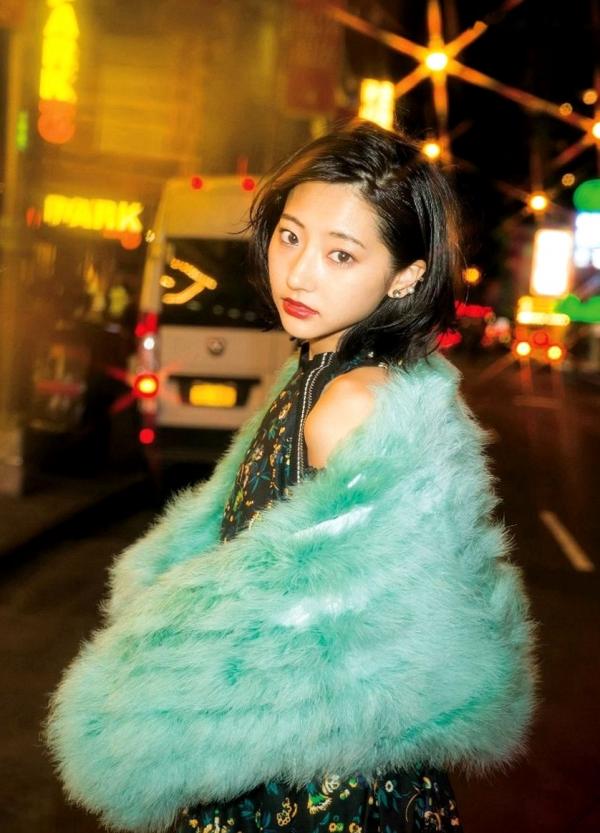 武田玲奈   武田玲奈2nd写真集「rena」高清套图：清纯少女泳装泳池私房与纽约街拍第48张图片