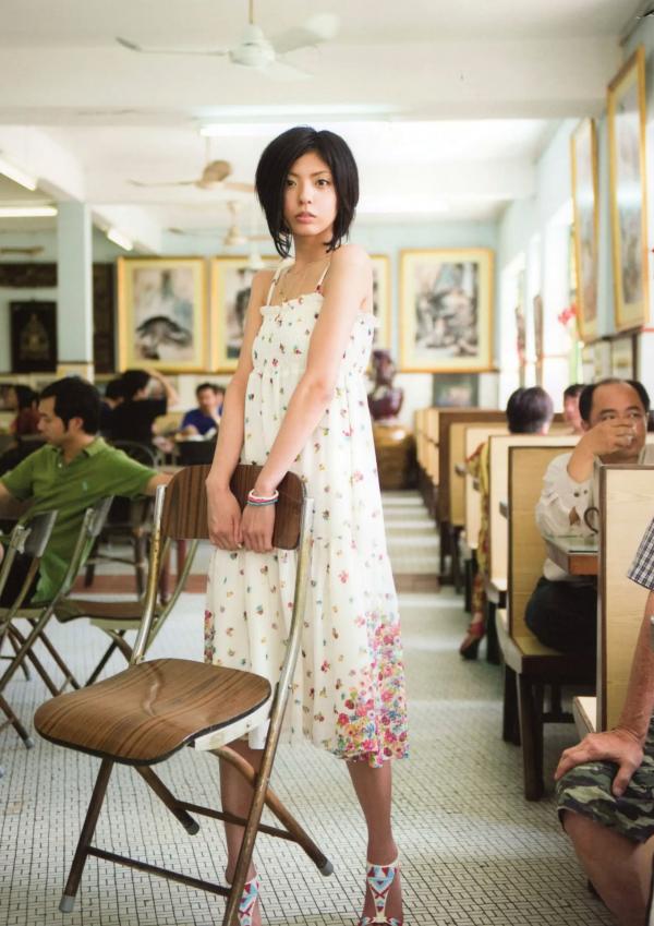宮地真緒 宫地真绪  宫地真绪出道10周年纪念写真集《Decada》：私房大尺度与野性豹纹风格，展现轻熟性感诱惑魅力第17张图片