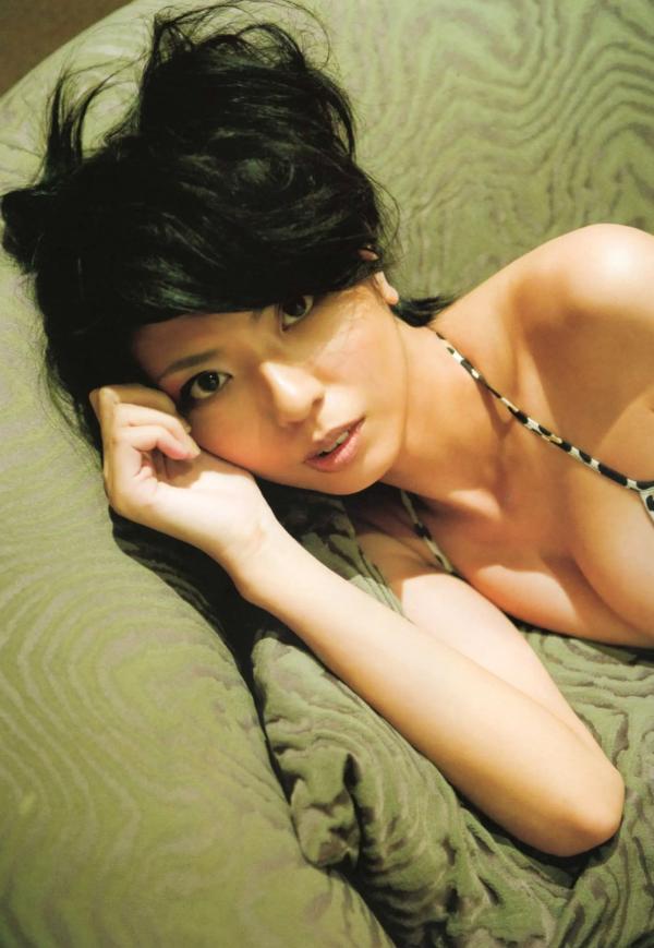 宮地真緒 宫地真绪  宫地真绪出道10周年纪念写真集《Decada》：私房大尺度与野性豹纹风格，展现轻熟性感诱惑魅力第35张图片