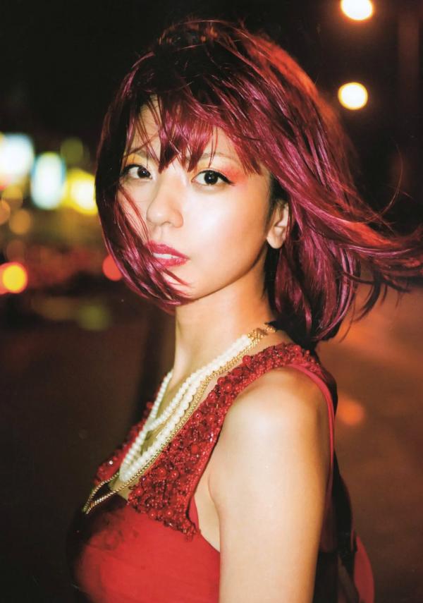宮地真緒 宫地真绪  宫地真绪出道10周年纪念写真集《Decada》：私房大尺度与野性豹纹风格，展现轻熟性感诱惑魅力第40张图片